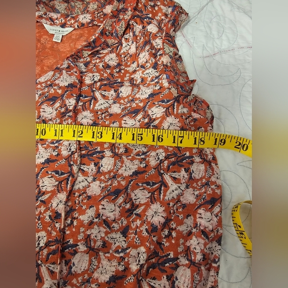 Lucky Brand Floral V-Neck Ruffle Sleeve Top Women's Size Small P NWOT - Picture 7 of 8